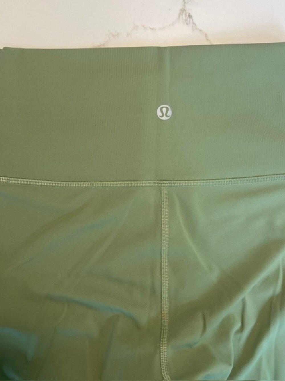 Lululemon Align high-Rise Leggings in Willow  Leaf. Size 4.